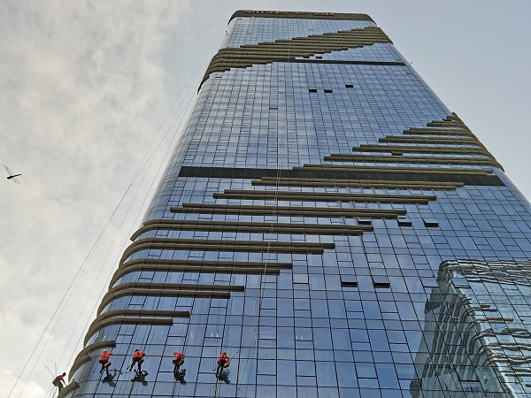 新浩E都外牆清洗：為保證建築安全與美觀