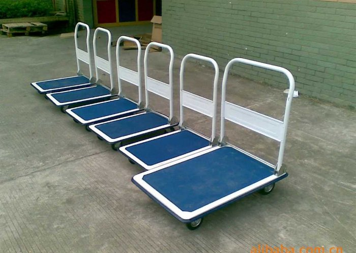 手推（tuī）車